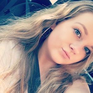 Meet your Posher, Hallie